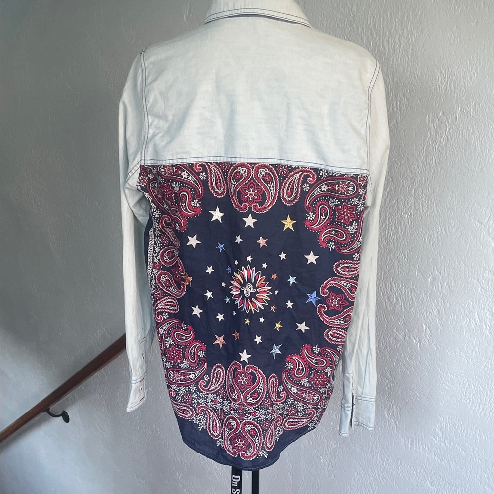 Free People NWOT Womens Paisley Star Embroidered Button Down Denim Shirt Medium - Picture 4 of 8